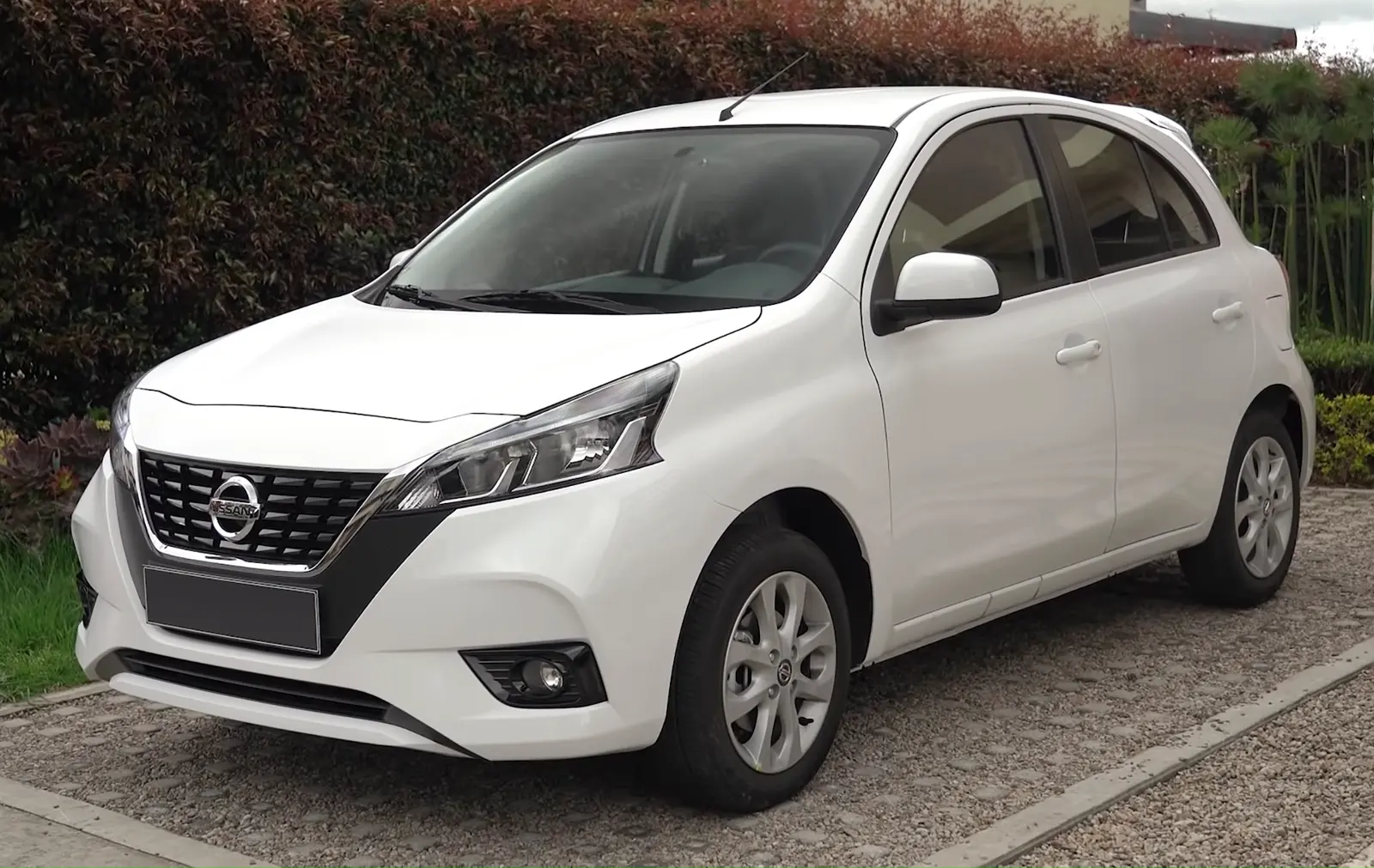 Nissan March 1.6 SV Advance — foto 1