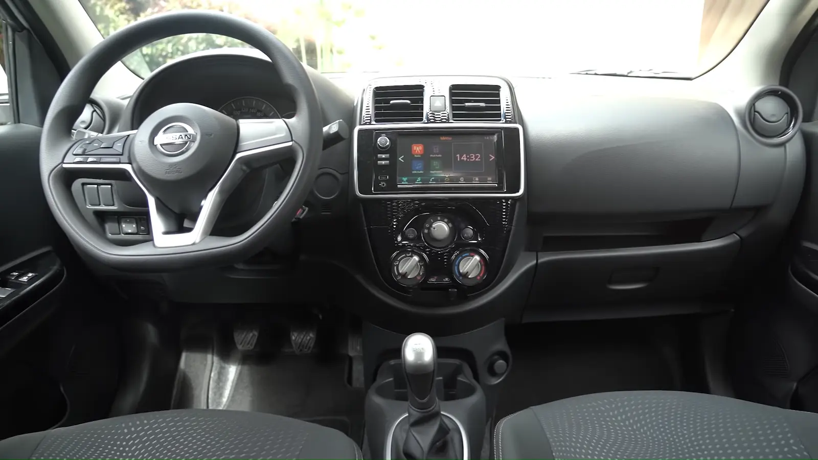 Nissan March 1.6 SV Advance — foto 4